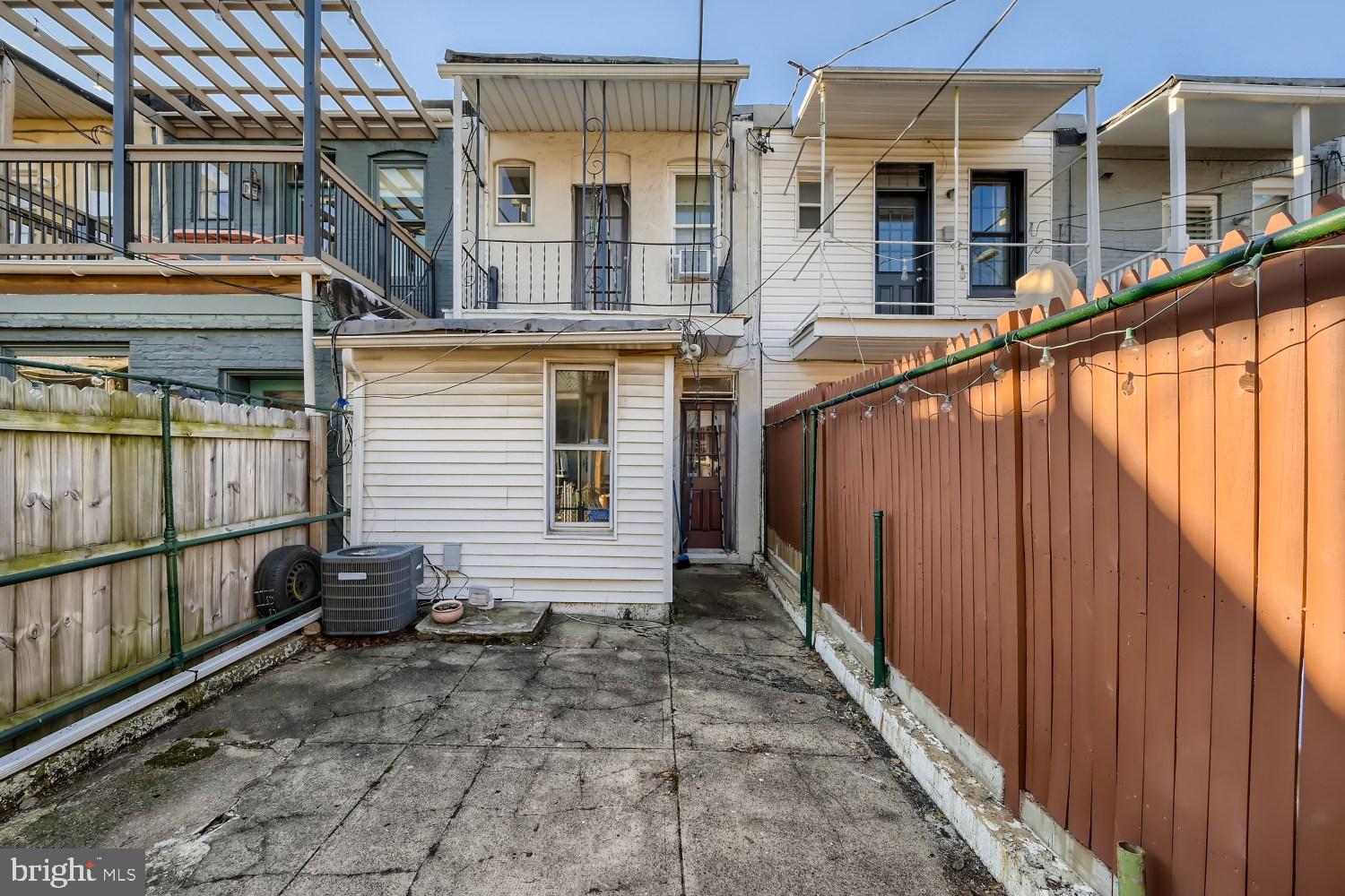 131 South Curley Street Baltimore, MD 21224 - Photo 26 of 33 Back Patio