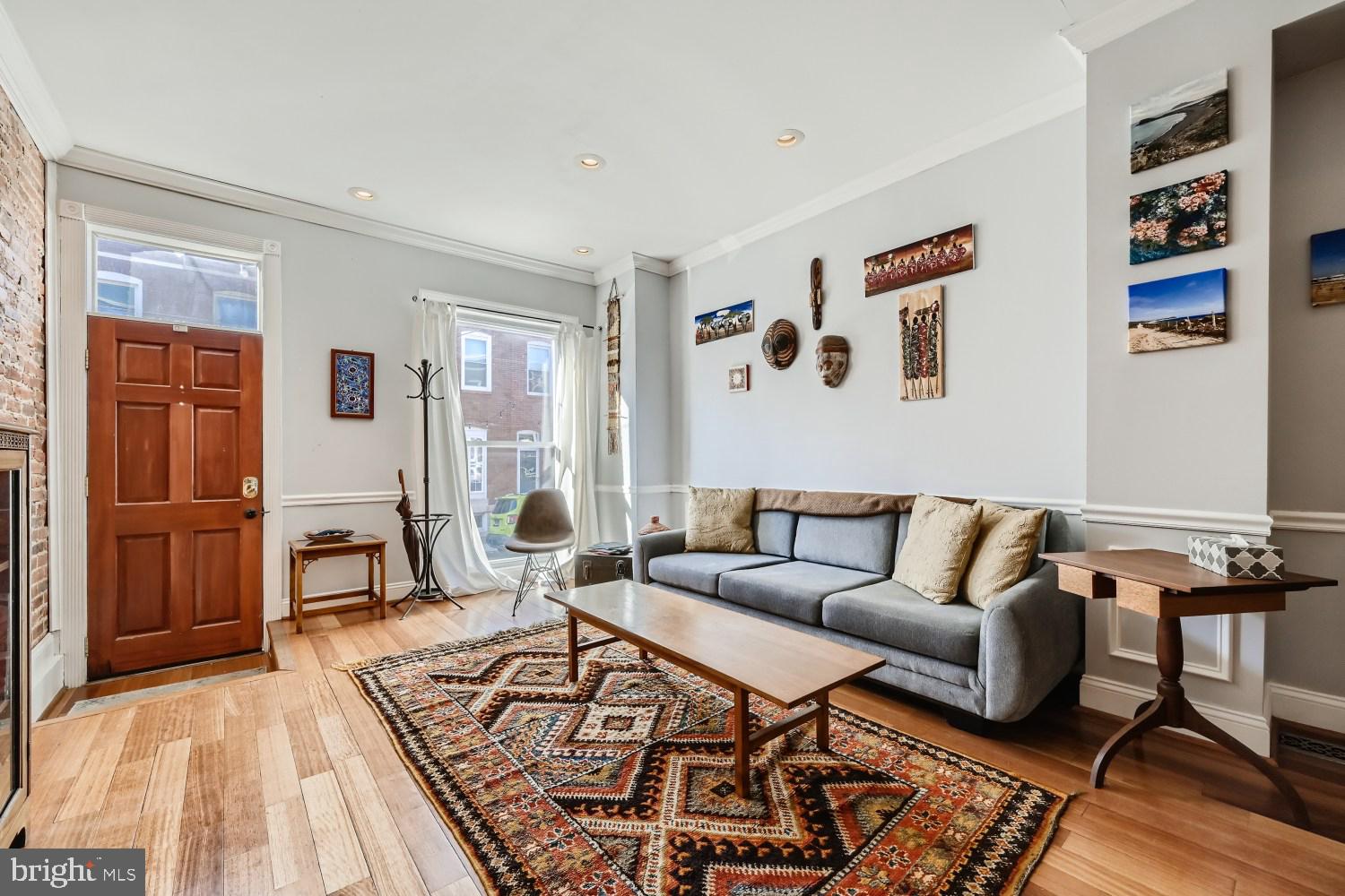 131 South Curley Street Baltimore, MD 21224 - Photo 5 of 33 Living Area