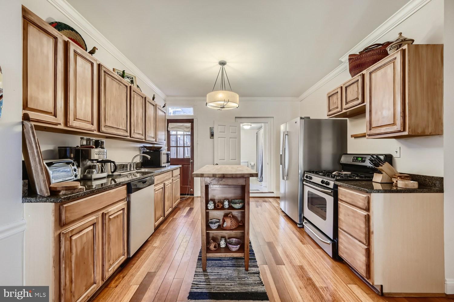 131 South Curley Street Baltimore, MD 21224 - Photo 8 of 33 Kiitchen