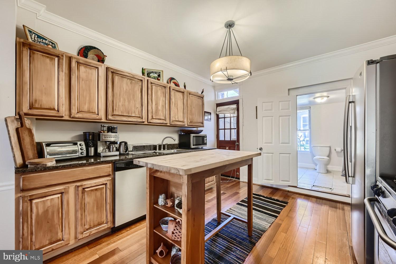 131 South Curley Street Baltimore, MD 21224 - Photo 9 of 33 Kitchen