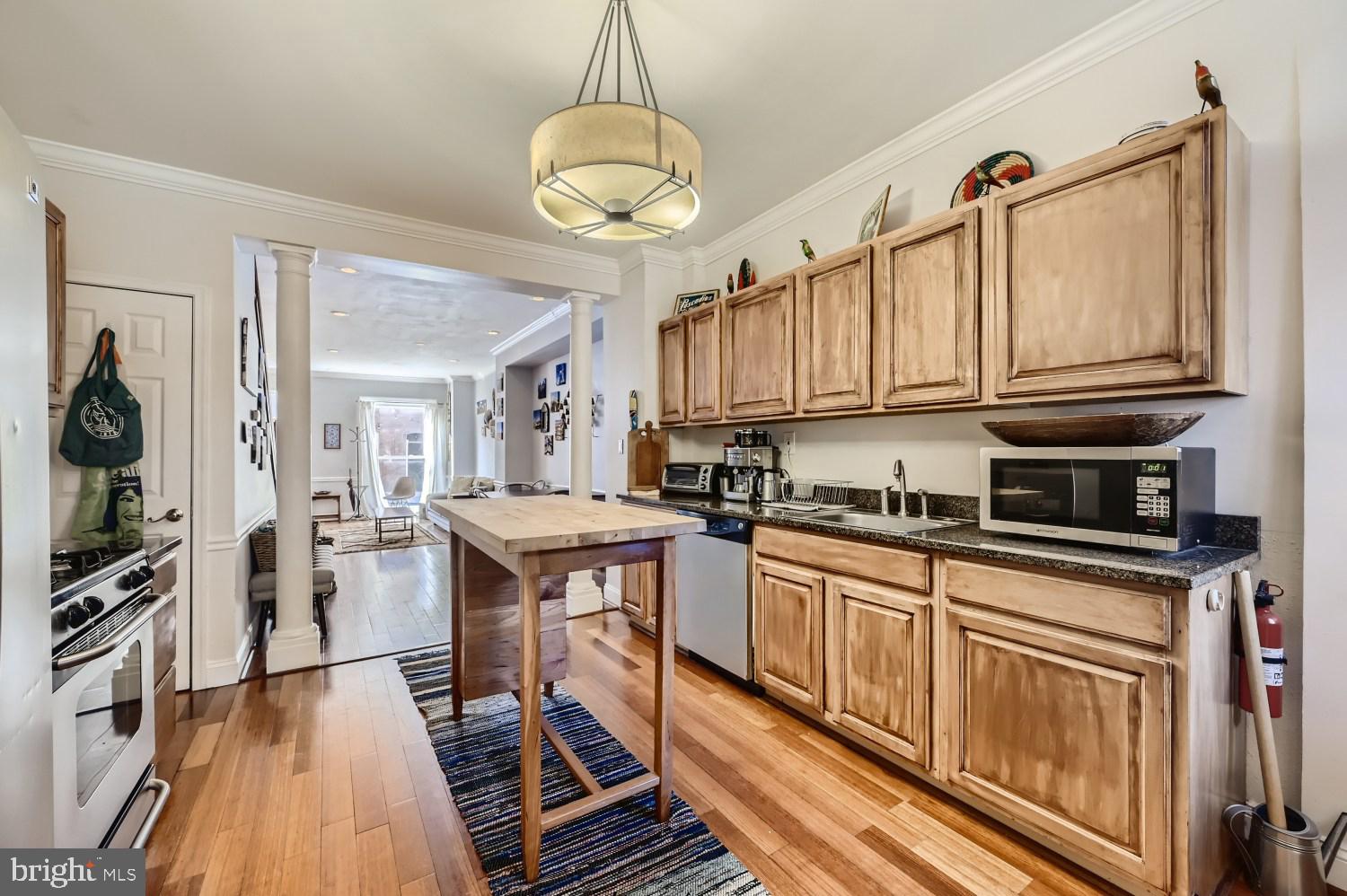 131 South Curley Street Baltimore, MD 21224 - Photo 10 of 33 Kitchen