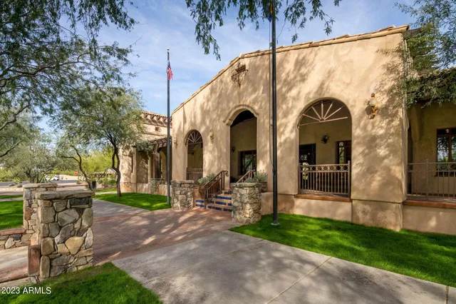 a view of multiple building