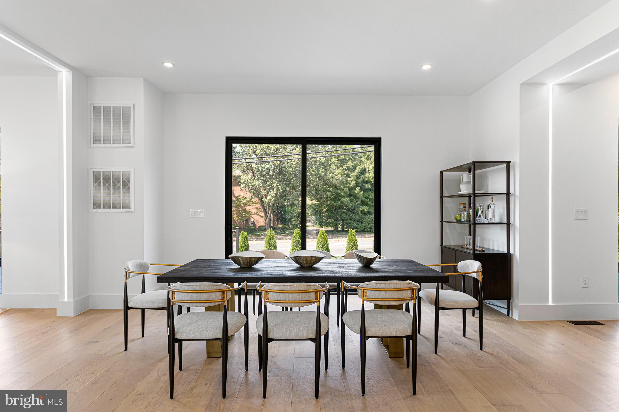 1733 Chain Bridge Road McLean, VA 22101 - Photo 23 of 65