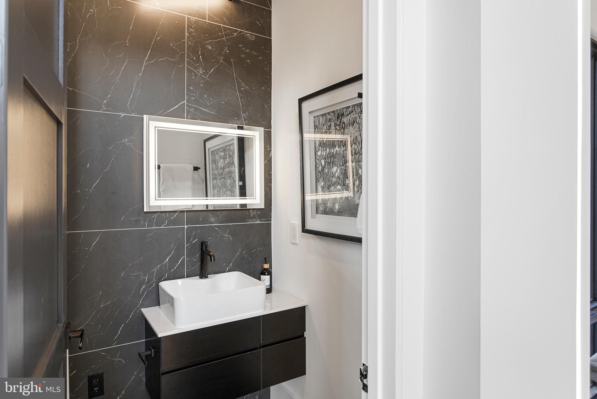 1733 Chain Bridge Road McLean, VA 22101 - Photo 24 of 65