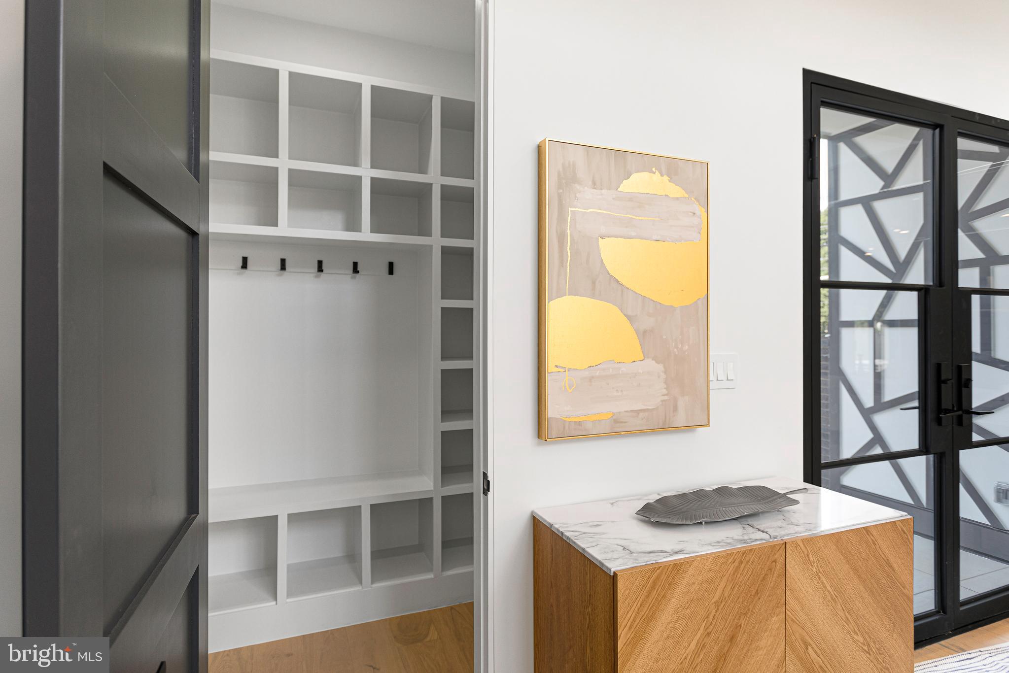 1733 Chain Bridge Road McLean, VA 22101 - Photo 29 of 65