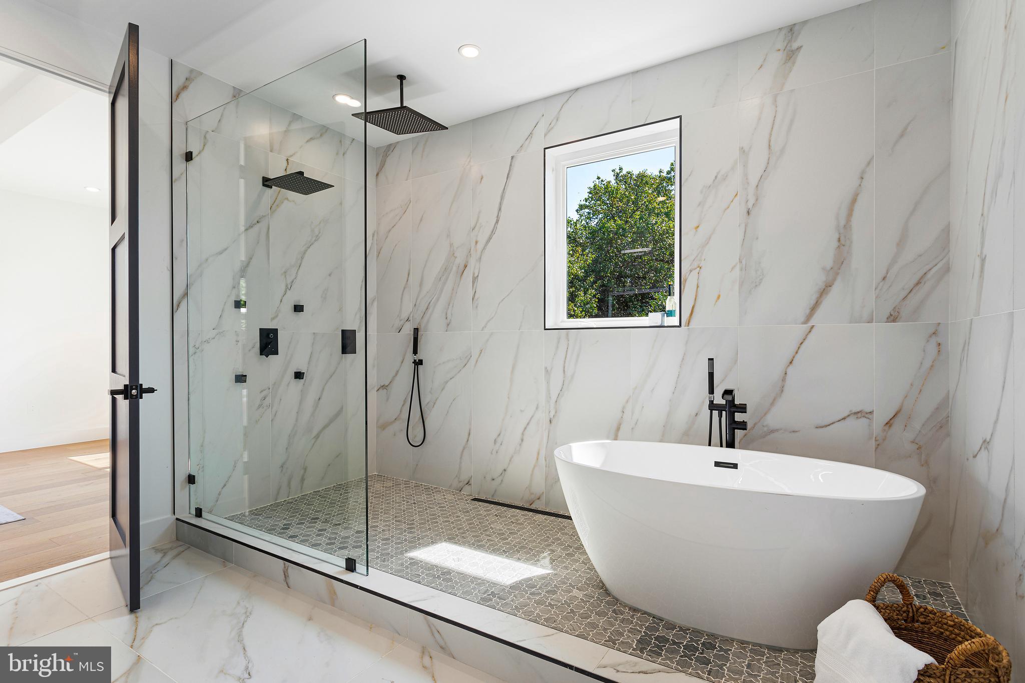 1733 Chain Bridge Road McLean, VA 22101 - Photo 38 of 65