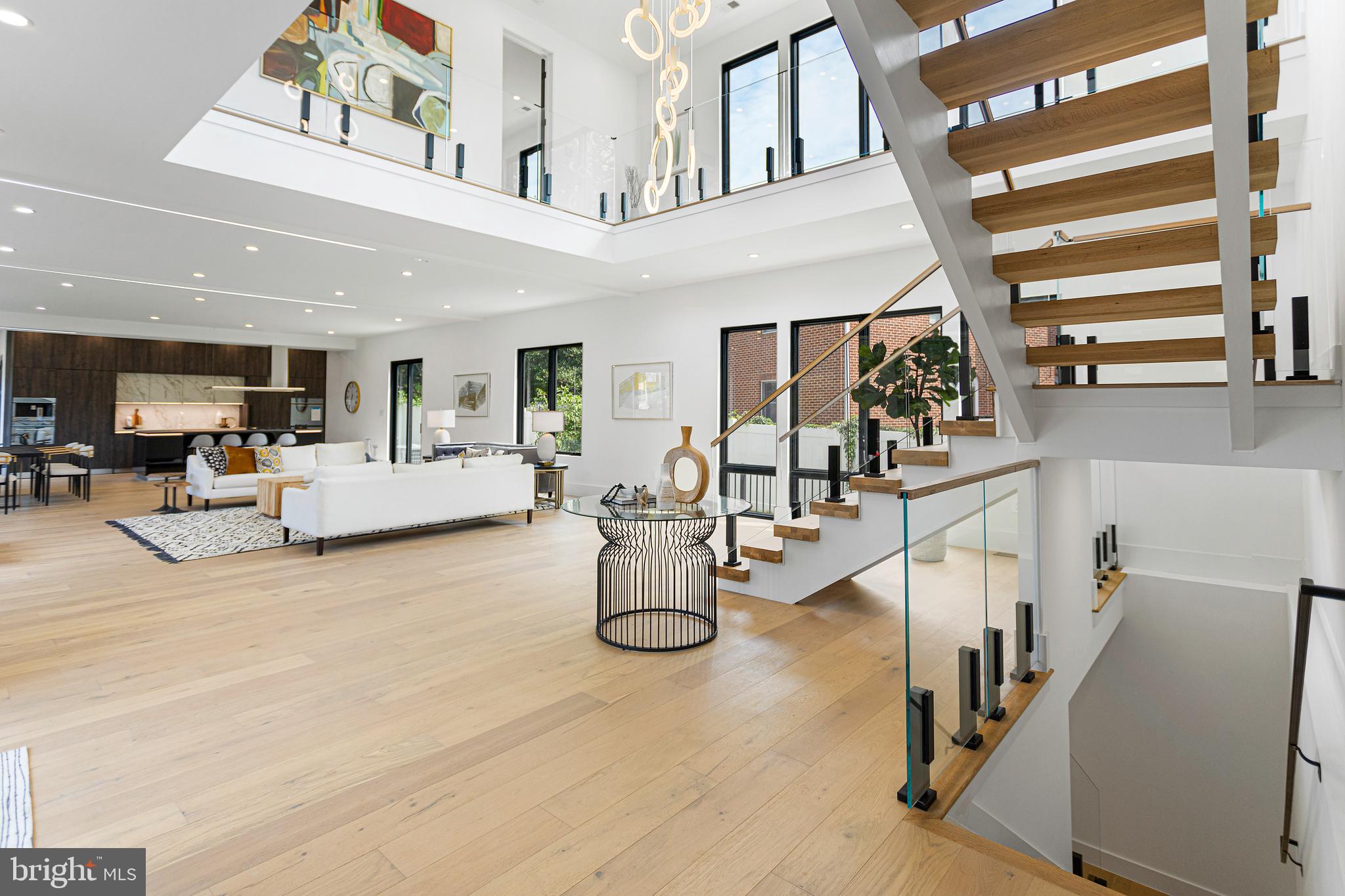 1733 Chain Bridge Road McLean, VA 22101 - Photo 4 of 65