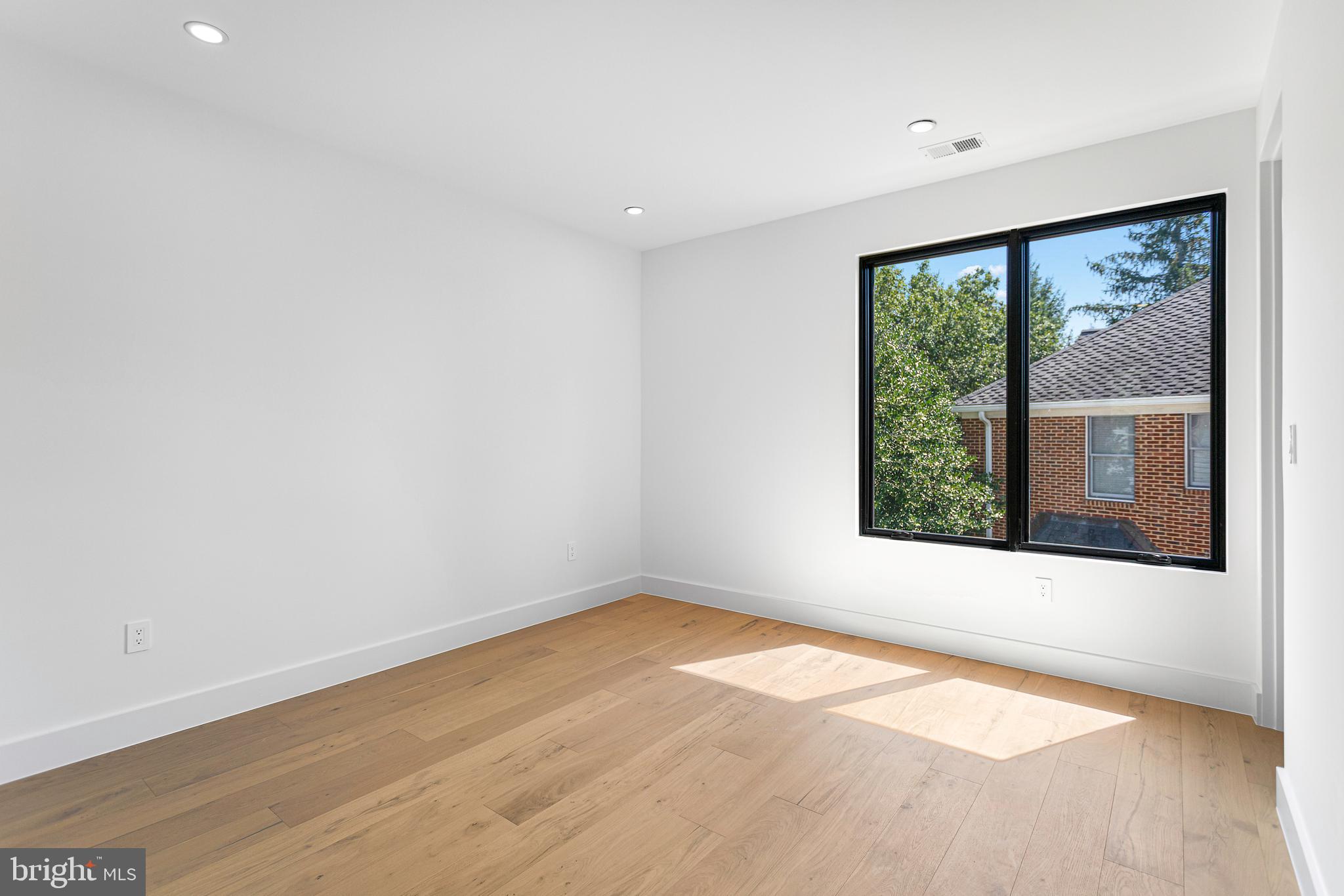 1733 Chain Bridge Road McLean, VA 22101 - Photo 44 of 65