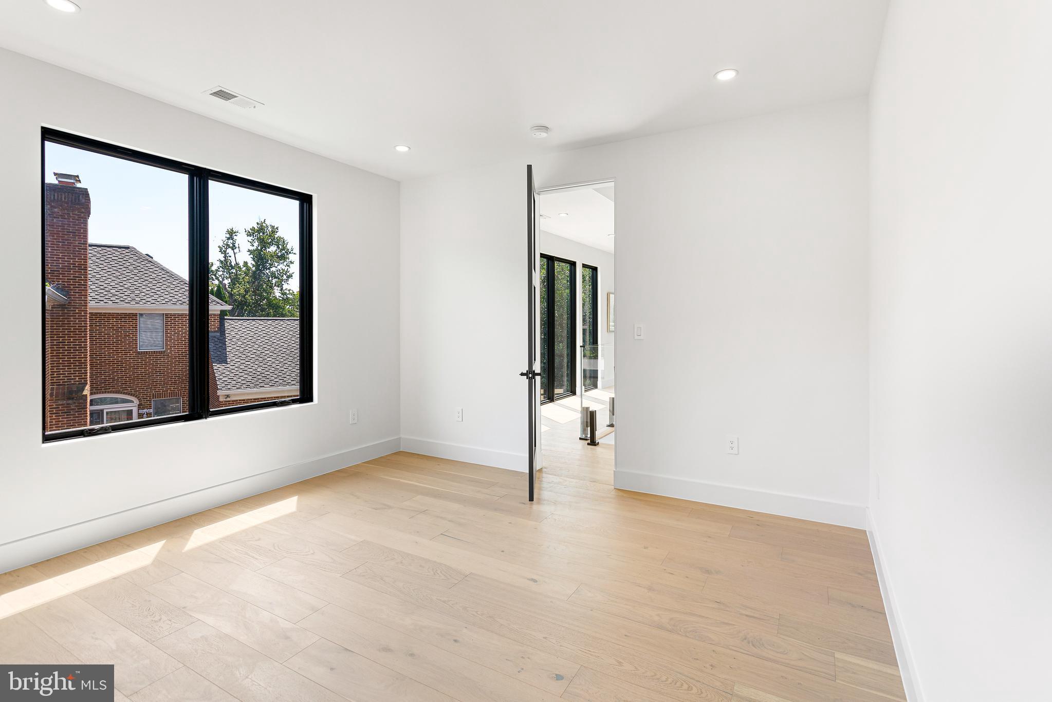 1733 Chain Bridge Road McLean, VA 22101 - Photo 55 of 65