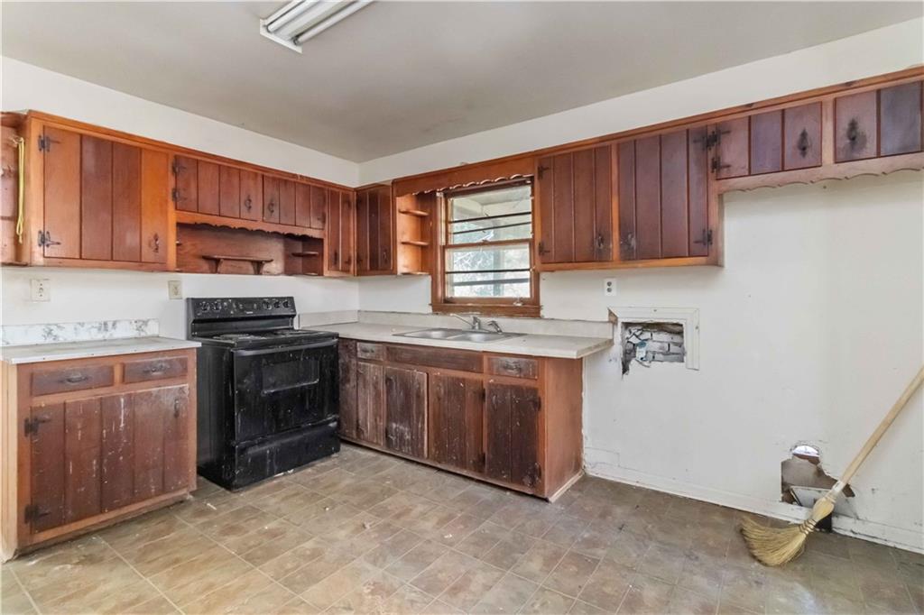 1162 Watts Road Forest Park, GA 30297 - Photo 10 of 23