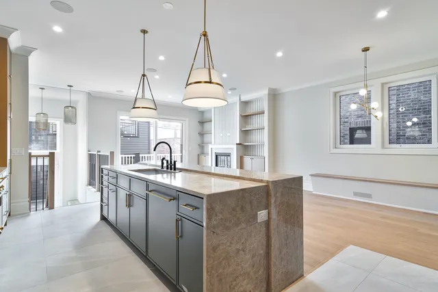 $2,550,000 | 3723 North Oakley Avenue, Chicago, IL 60618