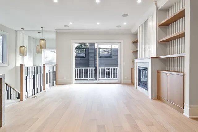 $2,550,000 | 3723 North Oakley Avenue, Chicago, IL 60618