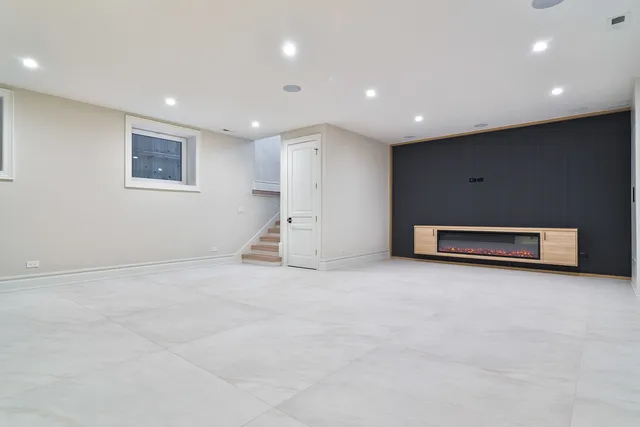 $2,550,000 | 3723 North Oakley Avenue, Chicago, IL 60618