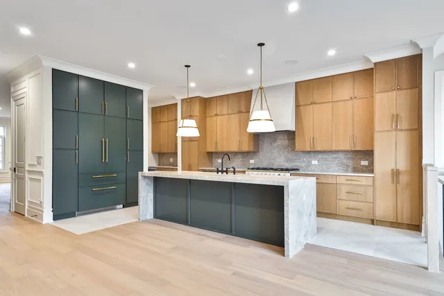 $2,550,000 | 3723 North Oakley Avenue, Chicago, IL 60618