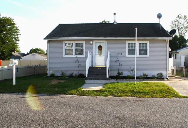 $452,000 | 134 West Delaware Parkway, Villas, NJ 08251