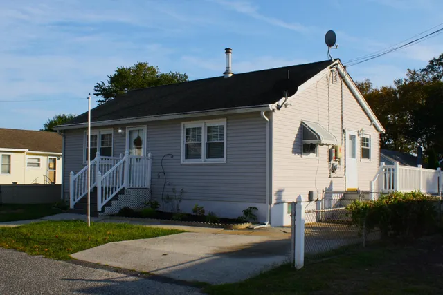 $452,000 | 134 West Delaware Parkway, Villas, NJ 08251