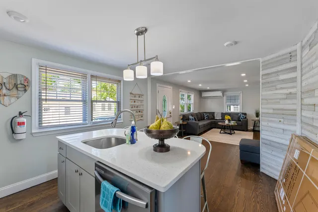 $452,000 | 134 West Delaware Parkway, Villas, NJ 08251