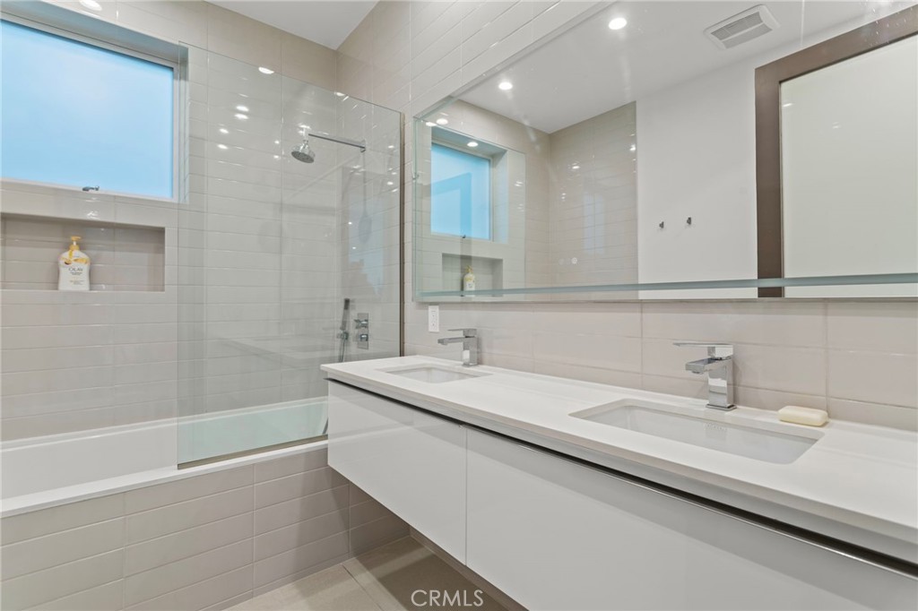 15641 Meadowgate Road Los Angeles, CA 91436 - Photo 30 of 47