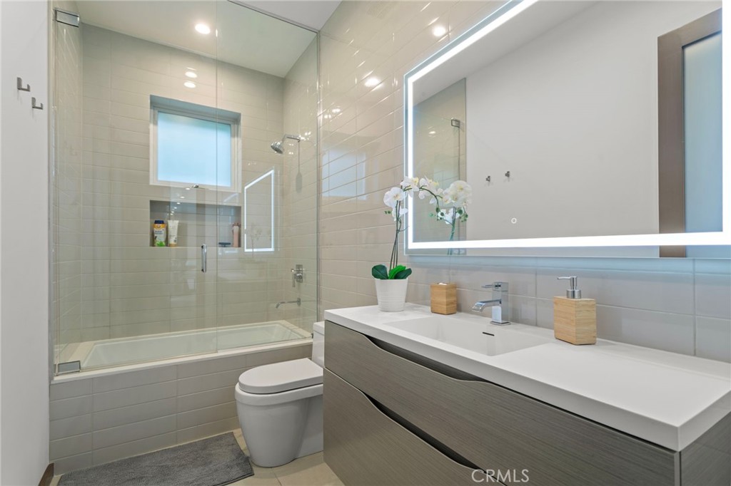 15641 Meadowgate Road Los Angeles, CA 91436 - Photo 32 of 47