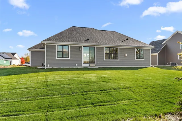 $710,900 | W251-n2371 Valleyview Circle, Pewaukee, WI 53072