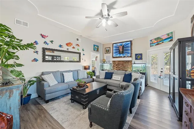 $887,800 | 438 Johnson Lane, Ovilla, TX 75154