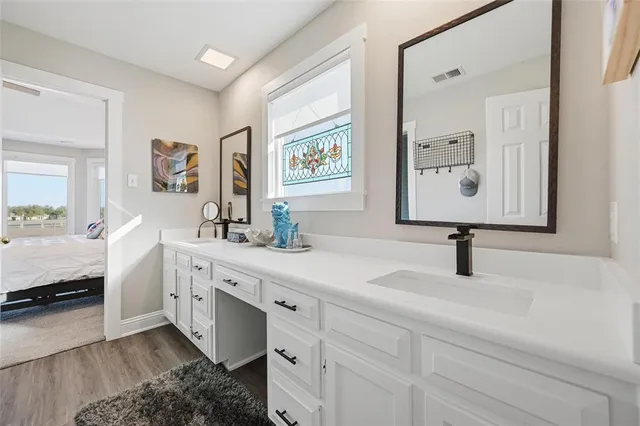 $887,800 | 438 Johnson Lane, Ovilla, TX 75154