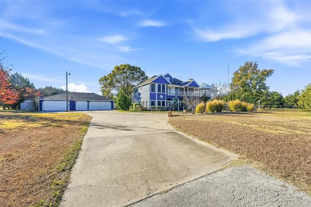 $887,800 | 438 Johnson Lane, Ovilla, TX 75154