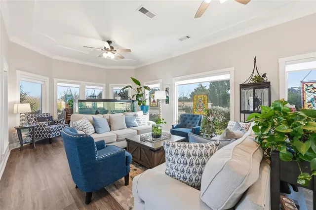 $887,800 | 438 Johnson Lane, Ovilla, TX 75154