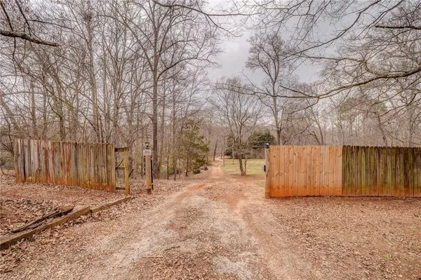 $150,000 | 42 River Oaks Drive Southwest, Cartersville, GA 30120