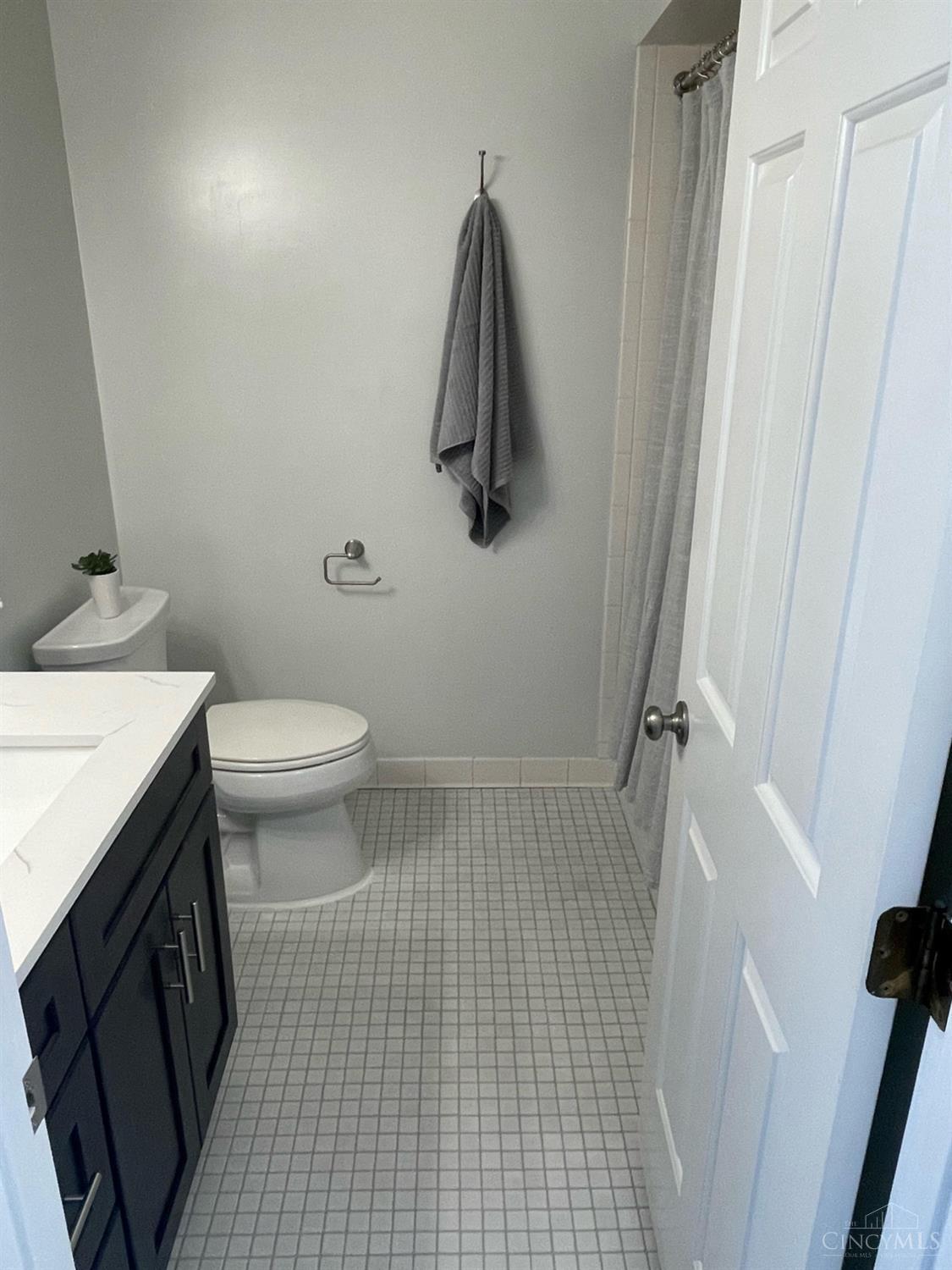 5348 Werk Road, Unit E5 Cincinnati, OH 45248 - Photo 15 of 25 Gallery Image 15
