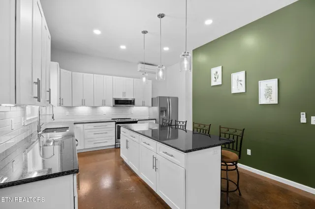 $299,900 | 8811 Ellis Lane, Powell, TN 37849