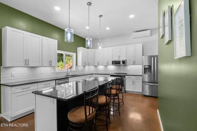 $299,900 | 8811 Ellis Lane, Powell, TN 37849