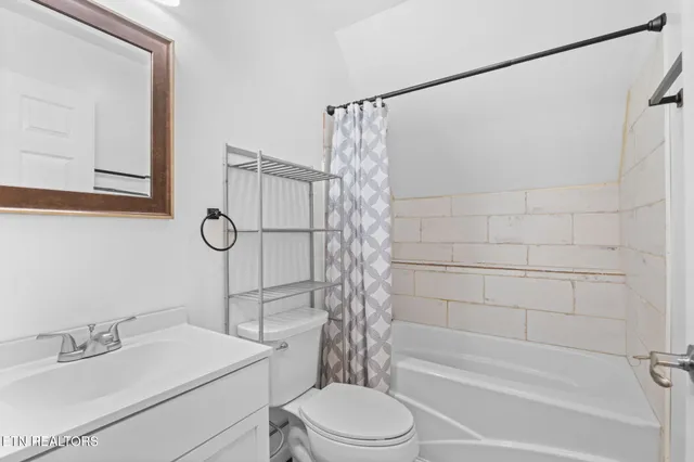 $299,900 | 8811 Ellis Lane, Powell, TN 37849