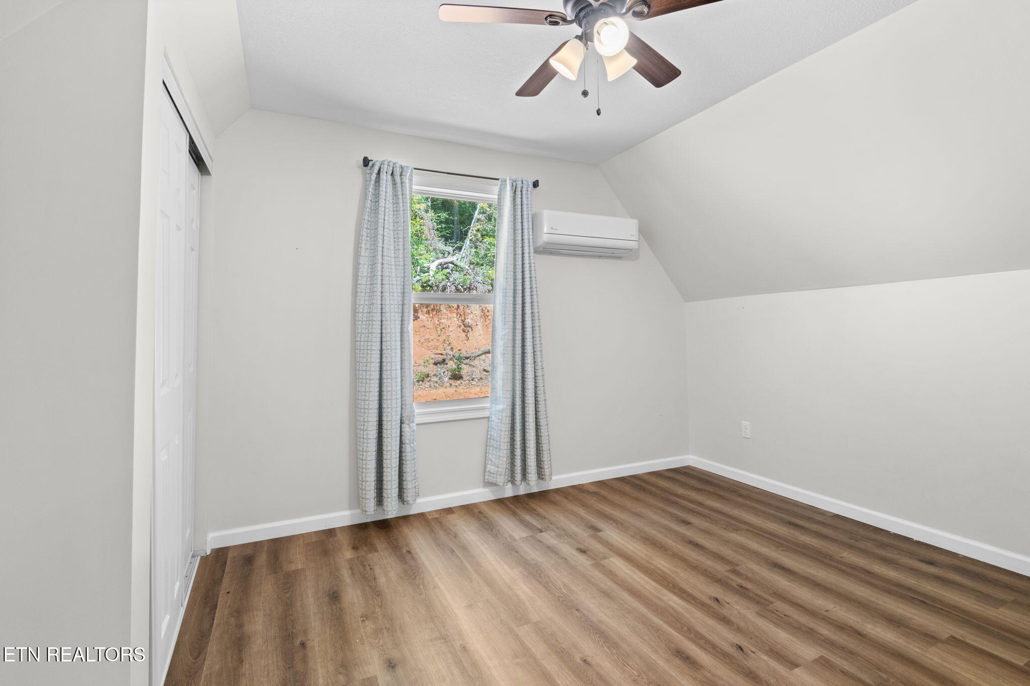 8811 Ellis Lane Powell, TN 37849 - Photo 32 of 38 31-web-or-mls-Ellis Ln-0288