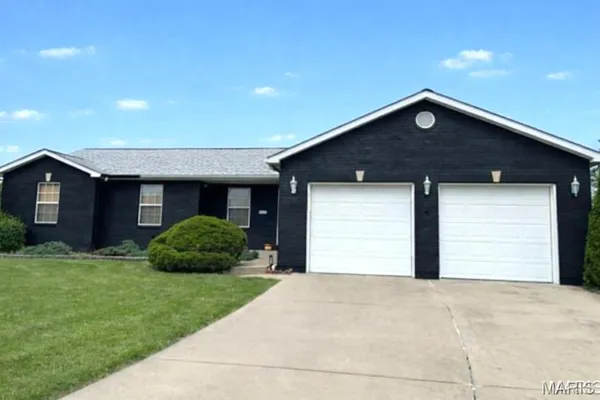 $350,000 | 130 Regency Place, Millstadt, IL 62260