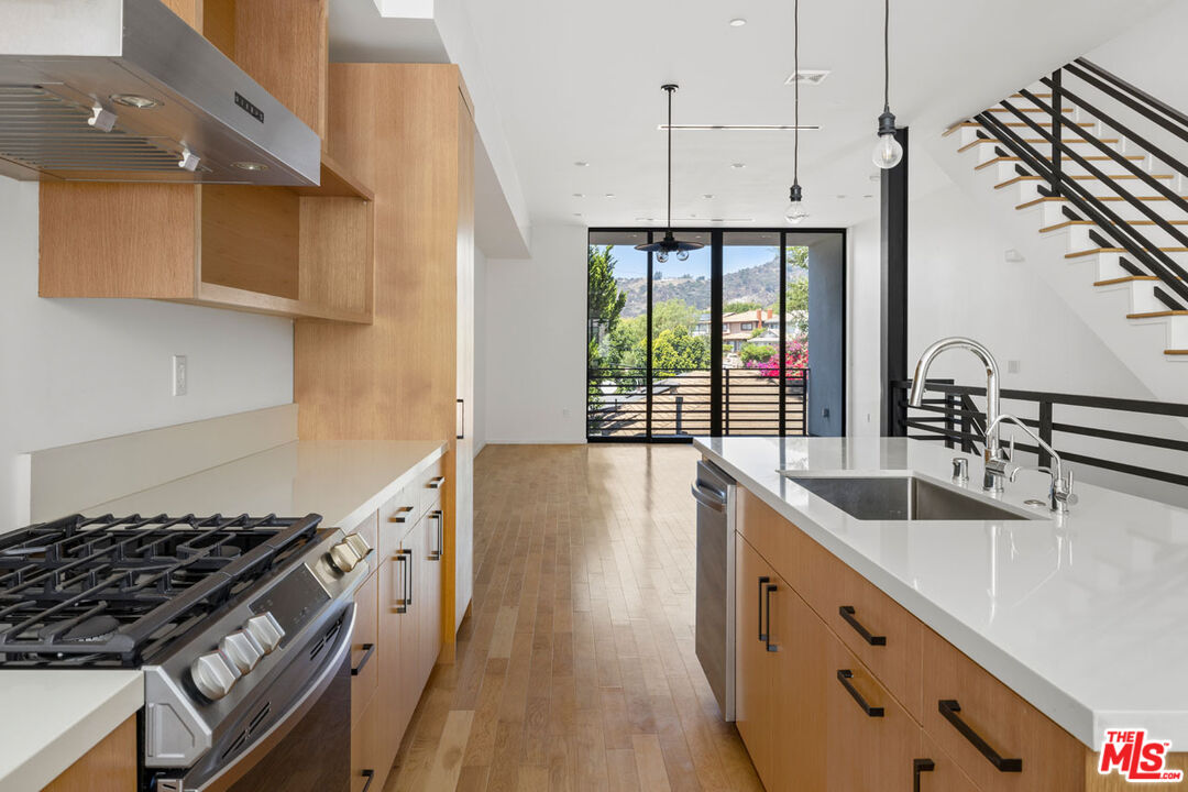 1411 Roca Lane Los Angeles, CA 90041 - Photo 11 of 20