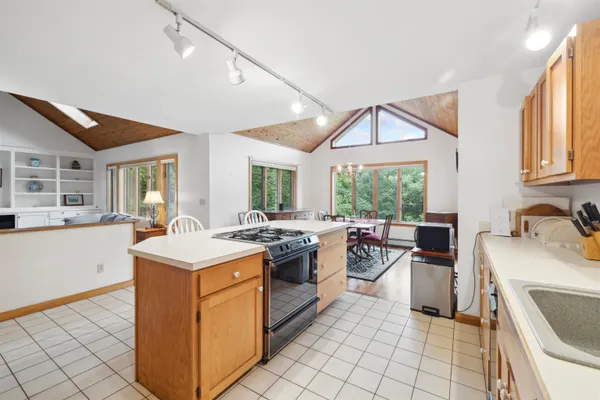 $575,000 | 263 Old Post Road, Newbury, NH 03255