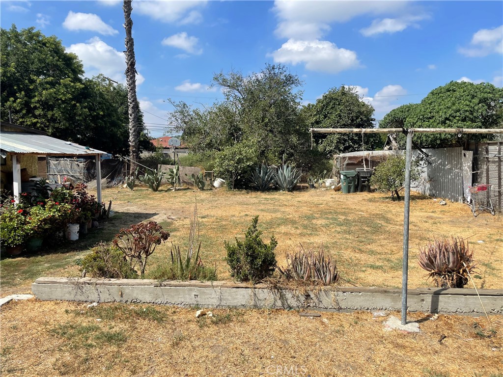 15327 South Butler Avenue Compton, CA 90221 - Photo 11 of 15