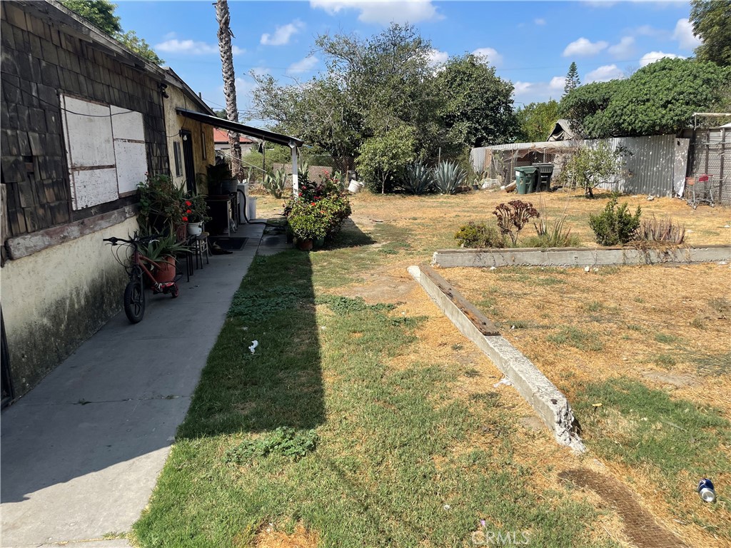 15327 South Butler Avenue Compton, CA 90221 - Photo 12 of 15