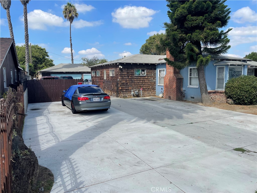 15327 South Butler Avenue Compton, CA 90221 - Photo 6 of 15