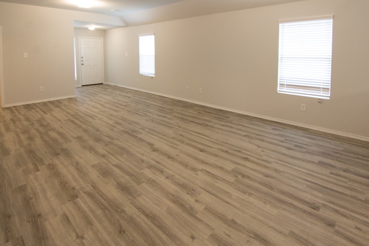 910 Dancing Sun Court Baytown, TX 77521 - Photo 7 of 10 Photos may be representative of the floor plan and not the exact home. Finishes, layout, and features of the actual property for lease may vary.