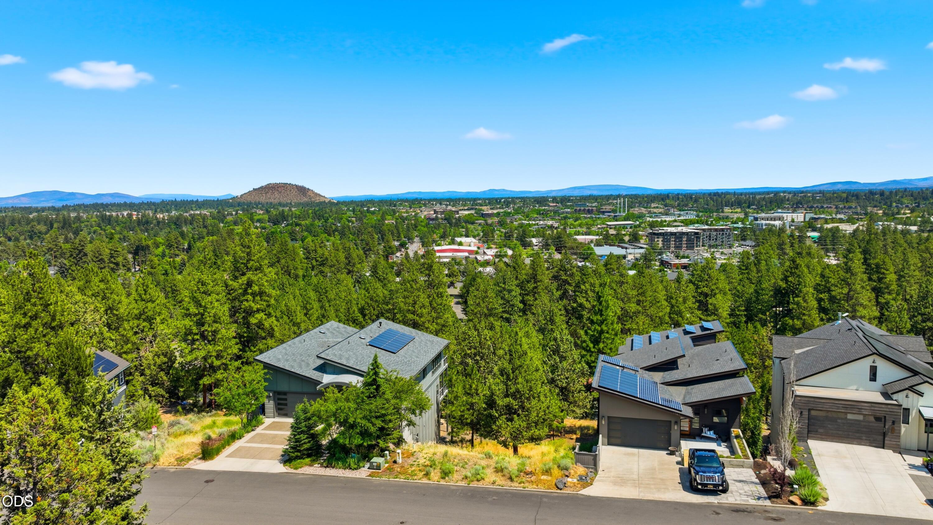 1738 Southwest Troon Avenue Bend, OR 97702 - Photo 24 of 38