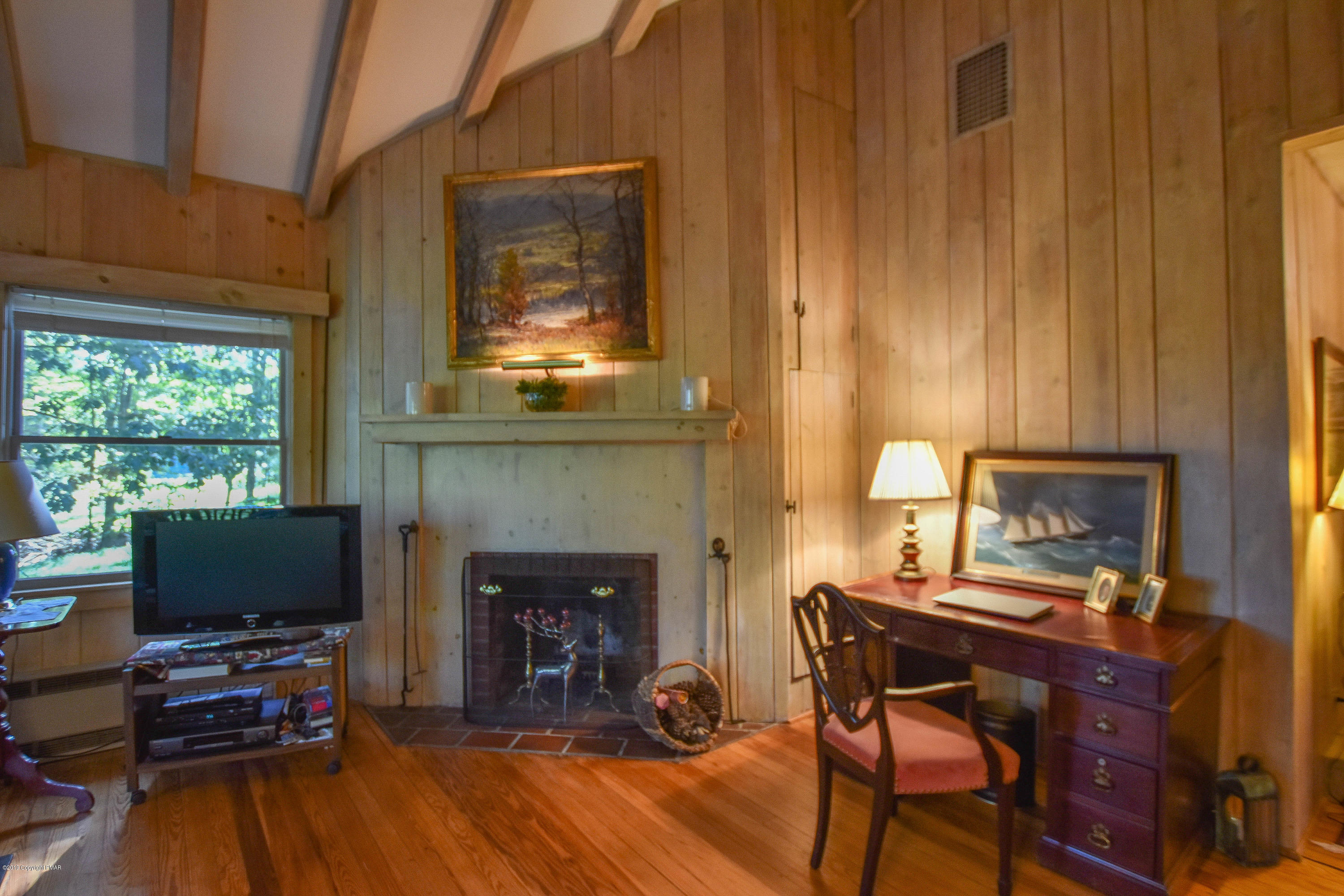 322 West Gate Road Cresco, PA 18326 - Photo 17 of 43 Living Room