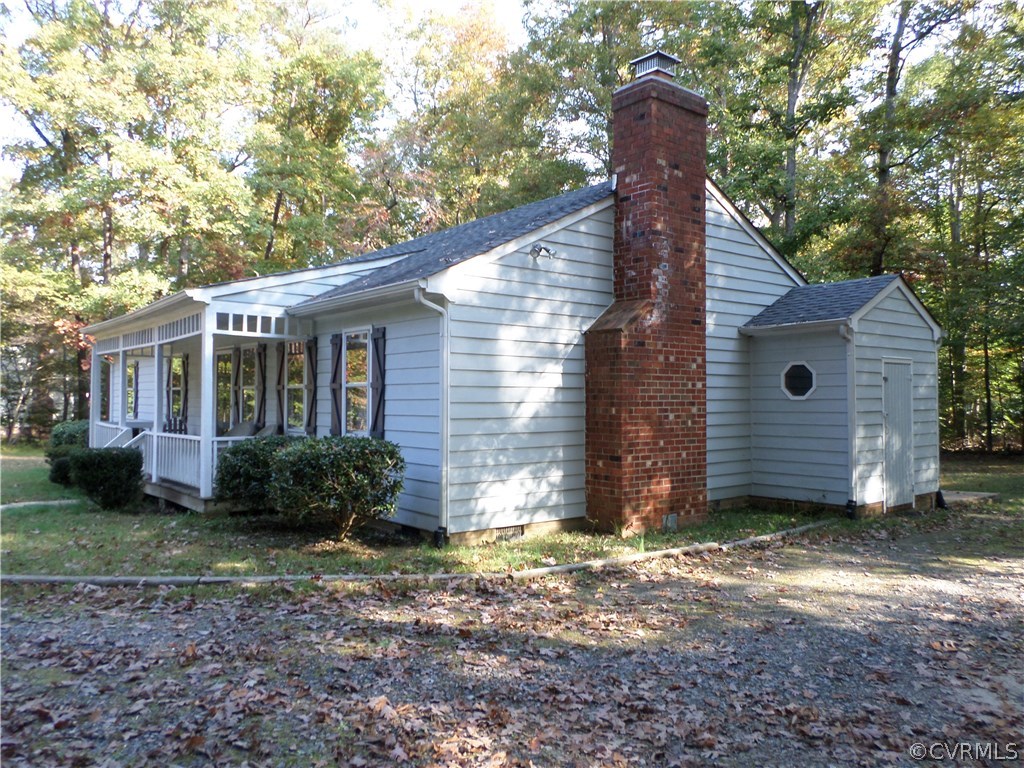 10339 North Donegal Road Chesterfield, VA 23832 - Photo 14 of 18 Large driveway and side / front view of home!