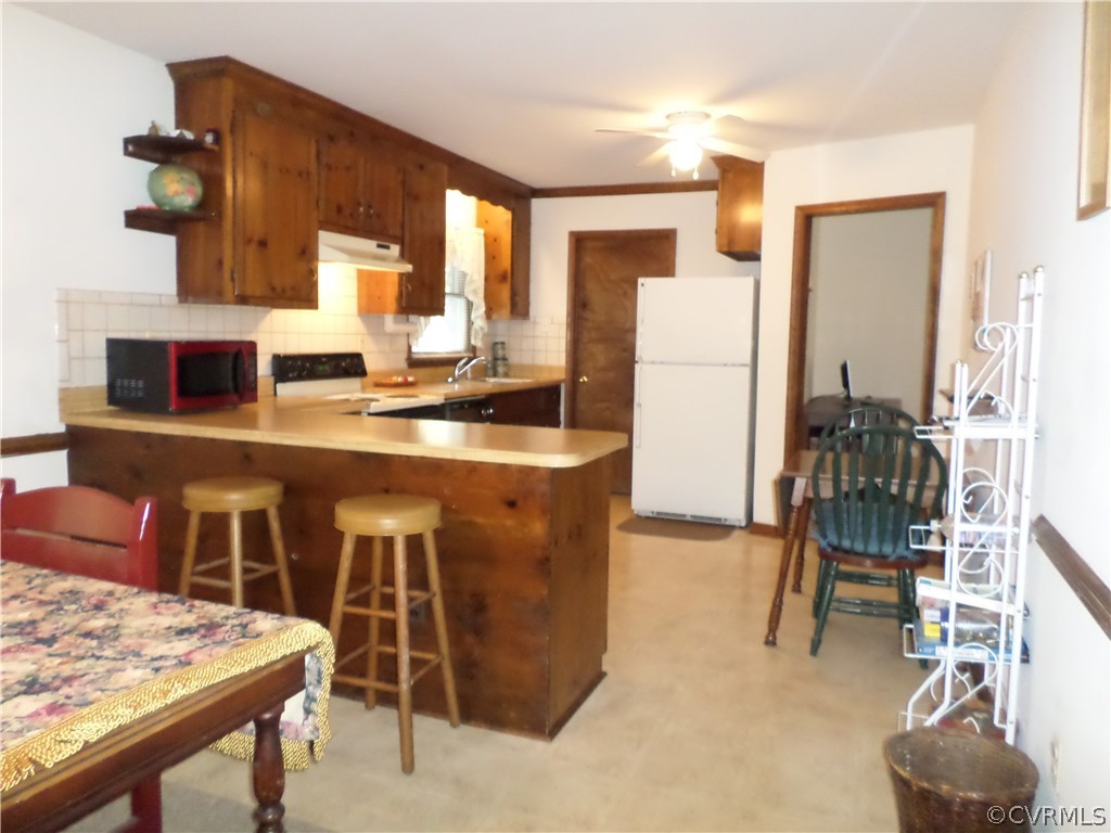 10339 North Donegal Road Chesterfield, VA 23832 - Photo 6 of 18 Spacious kitchen with abundance of cabinet space!