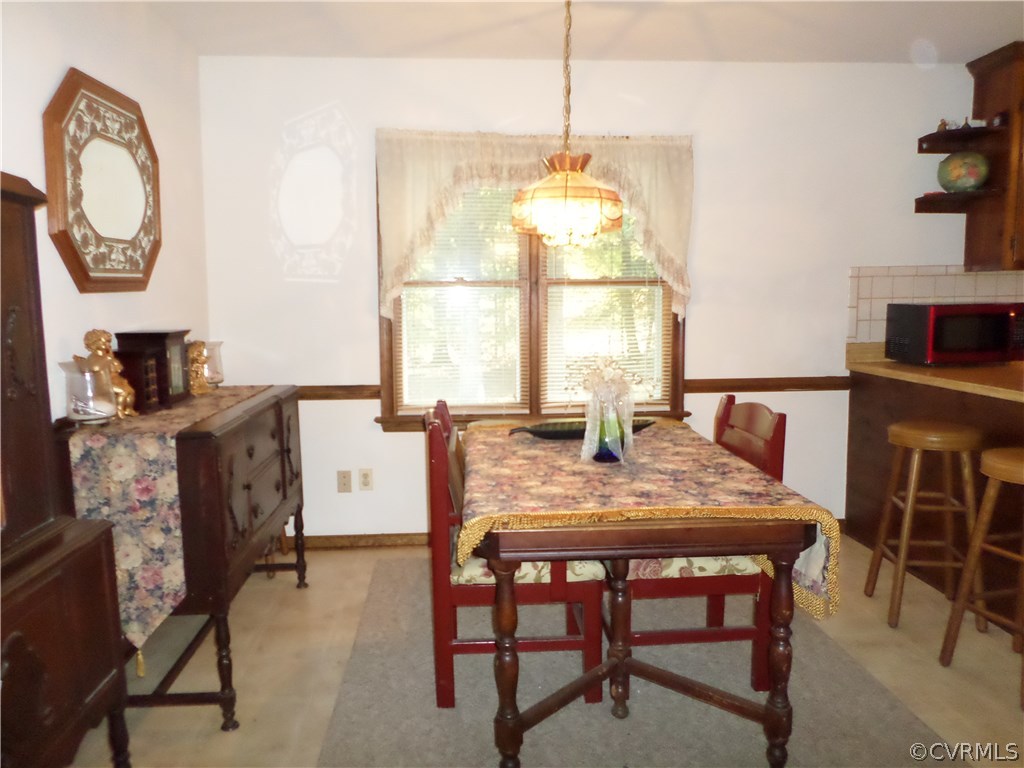 10339 North Donegal Road Chesterfield, VA 23832 - Photo 8 of 18 Dining room area off of kitchen!
