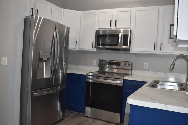 $2,100 | 44725 Ellery Lane, Unit 78, Novi, MI 48377