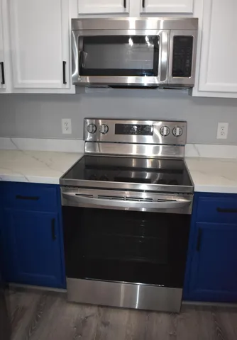 $2,100 | 44725 Ellery Lane, Unit 78, Novi, MI 48377