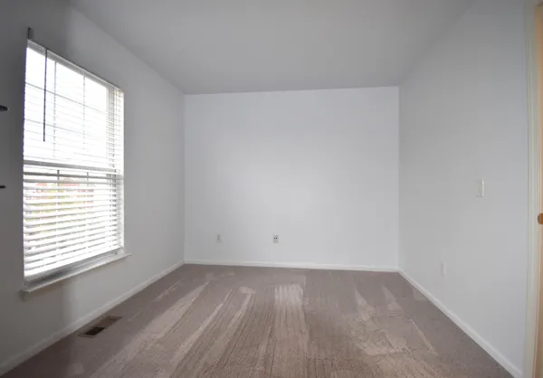 $2,100 | 44725 Ellery Lane, Unit 78, Novi, MI 48377