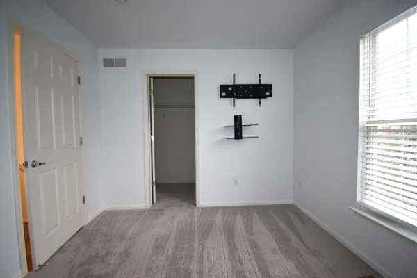 $2,100 | 44725 Ellery Lane, Unit 78, Novi, MI 48377